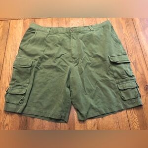 Men’s 42 Silk and Cotton Cargo Shorts by Tommy Bahama - Olive Green